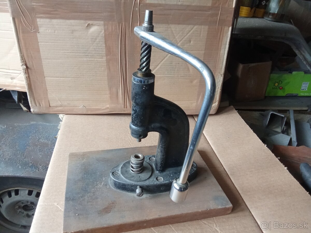 Predám vretenový lis VEKO - 3