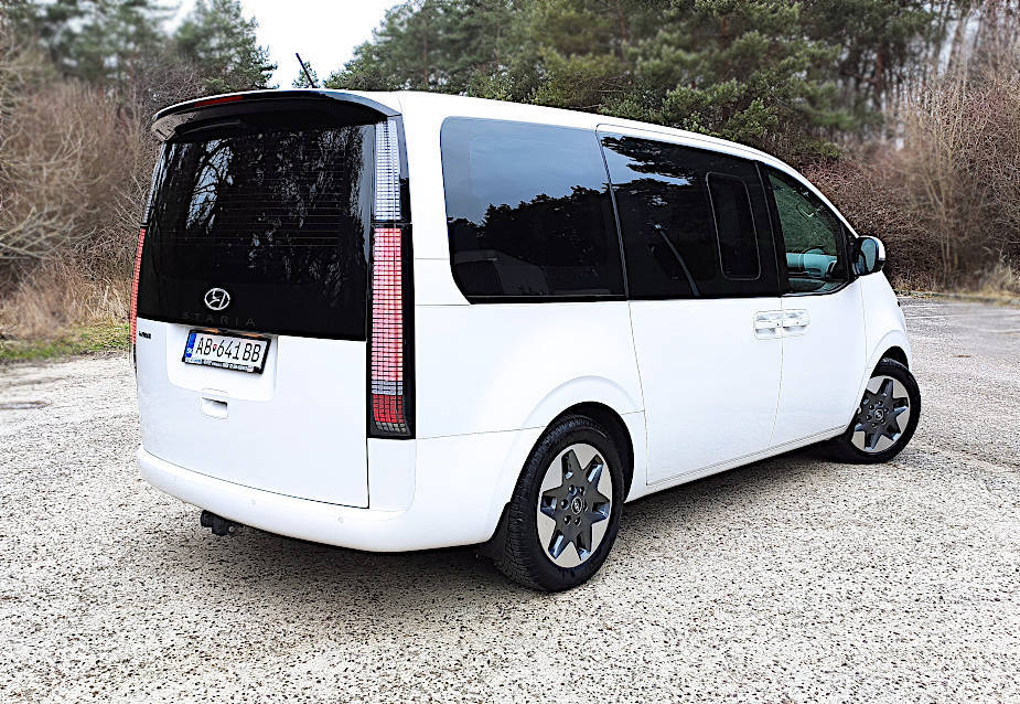 Hyundai Staria 2.2 CRDi Premium A/T - 3