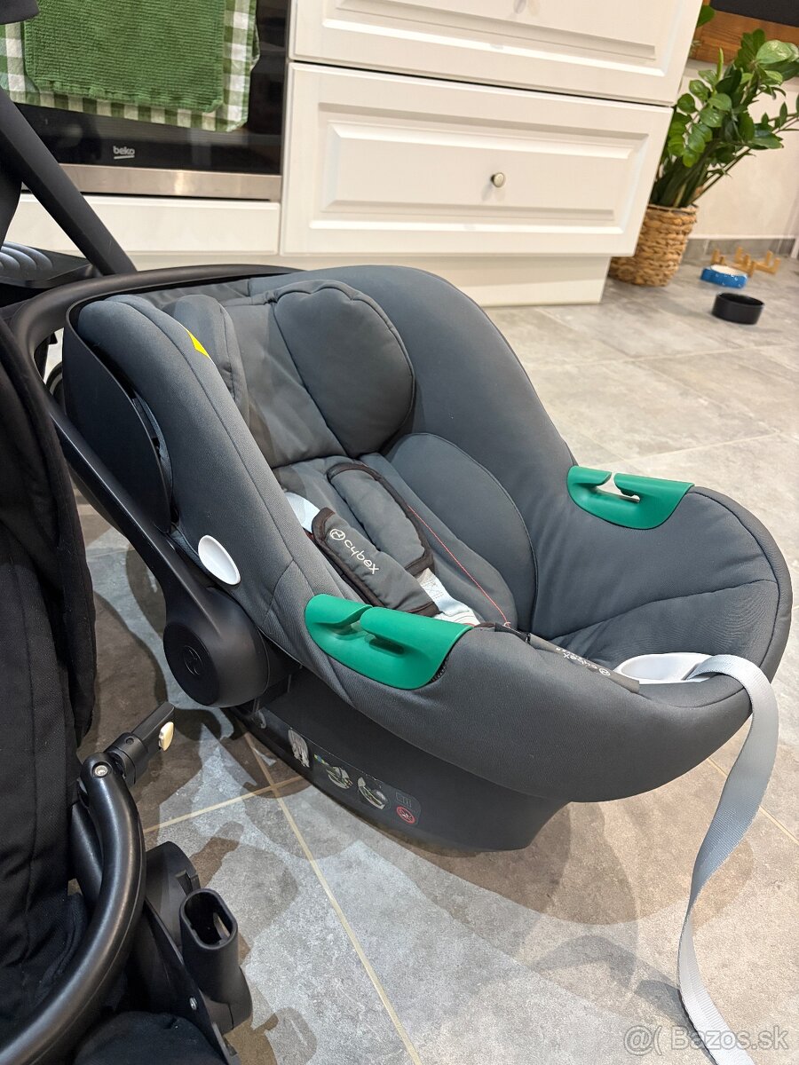 Čierny kočík Cybex Balios S Lux - 3