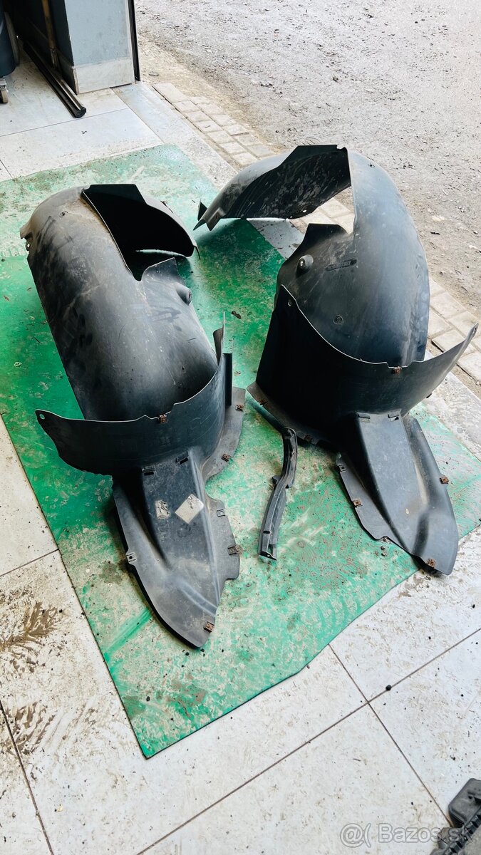 Predám predné podblatniky na VW Passat B6 - 3