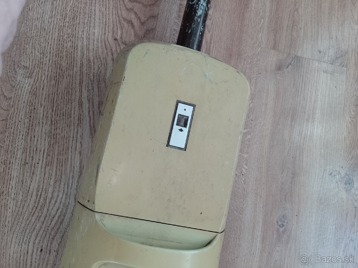 Vysávač ETA. - 3