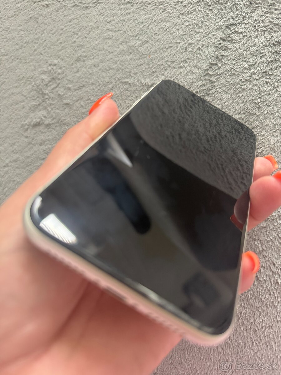 Iphone 11 - poškodený display - 3