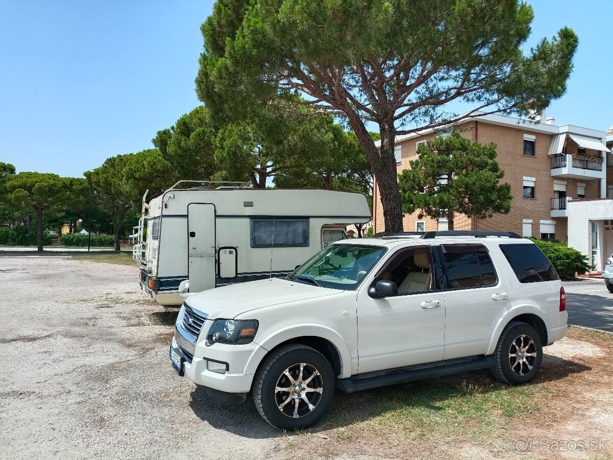 Ford Explorer XLT - USA / Japan