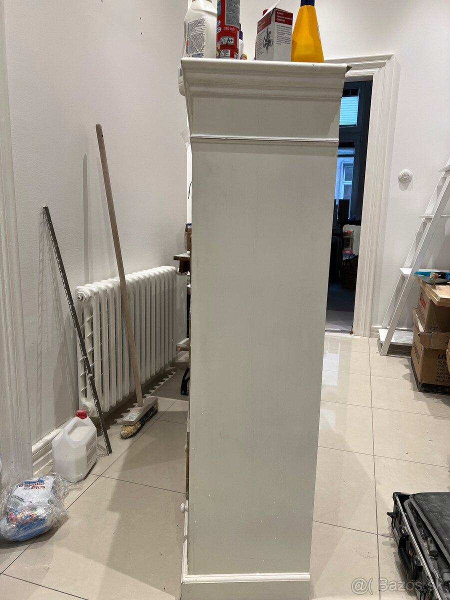 Skriňa alebo botník - 3