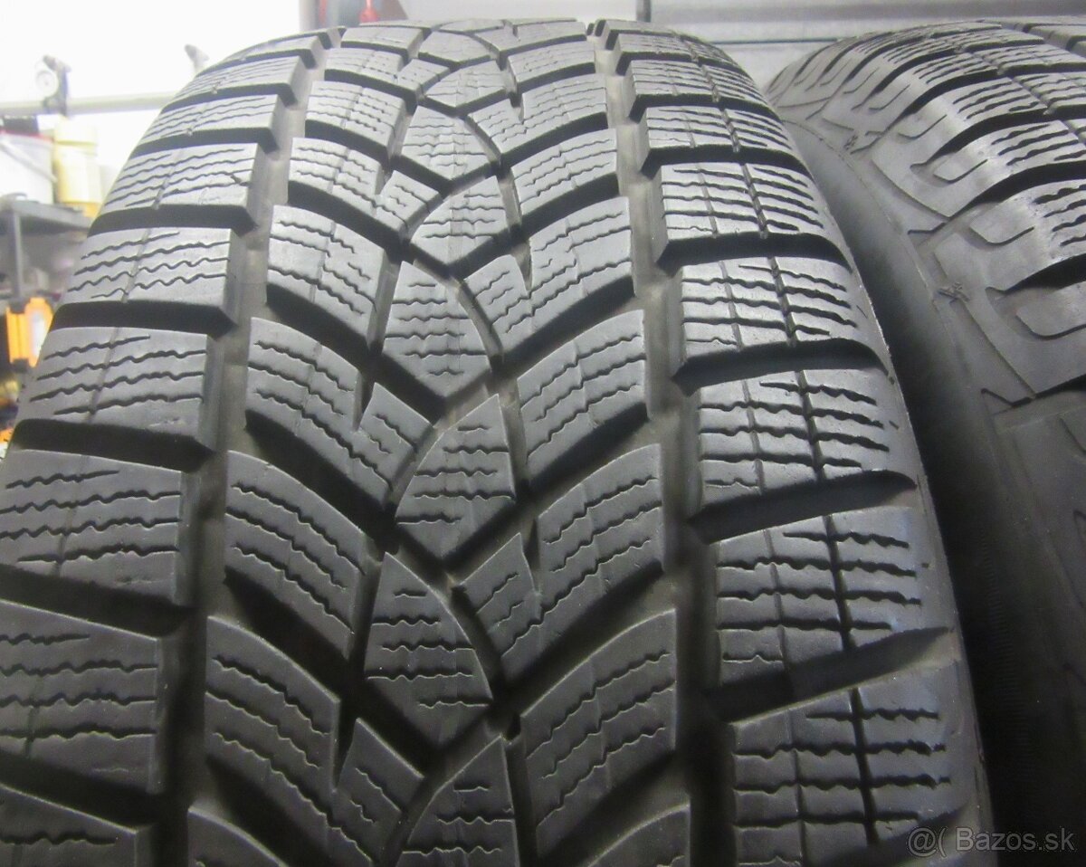 R17 zimná sada LEXUS NX rozteč 5x114,3 225/65R17 goodyear - 3