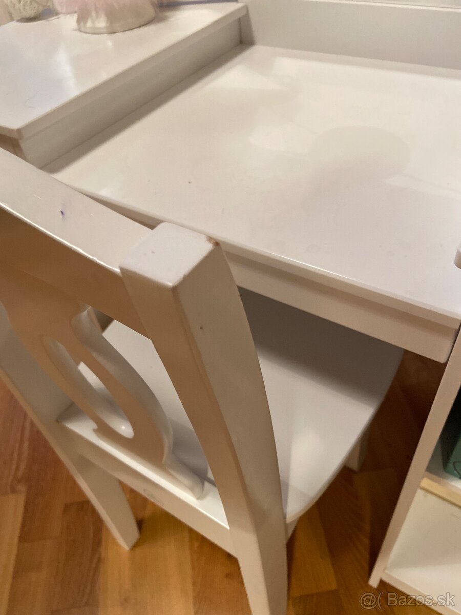 Detský kozmetický stolík - 3