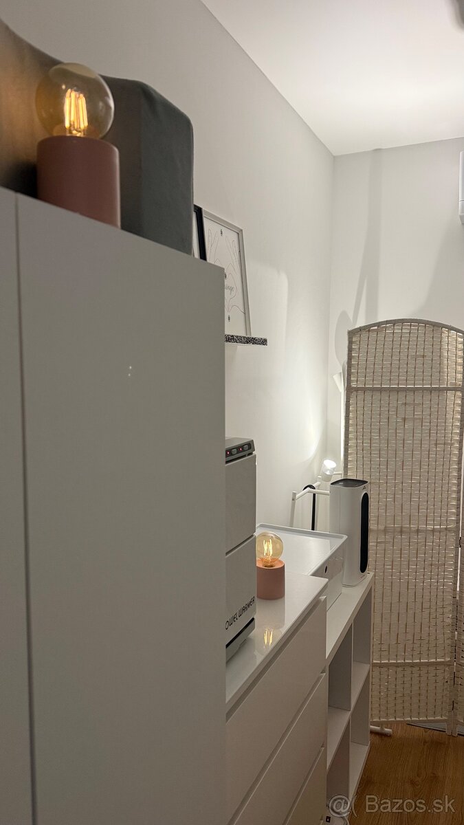 masážneho kabinetu v zabehnutom salóne - 3