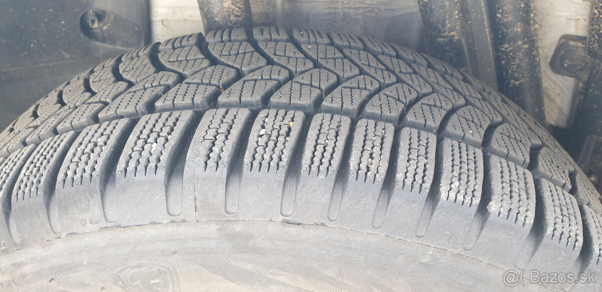 Predám DACIA DUSTER 4x4, 1,3 Tce 110kW - 3