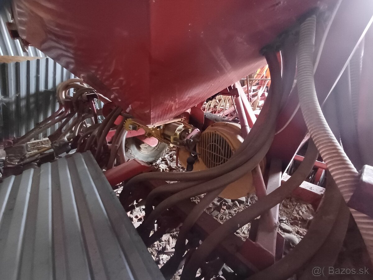 Sejačka accord pneumatícka - 3