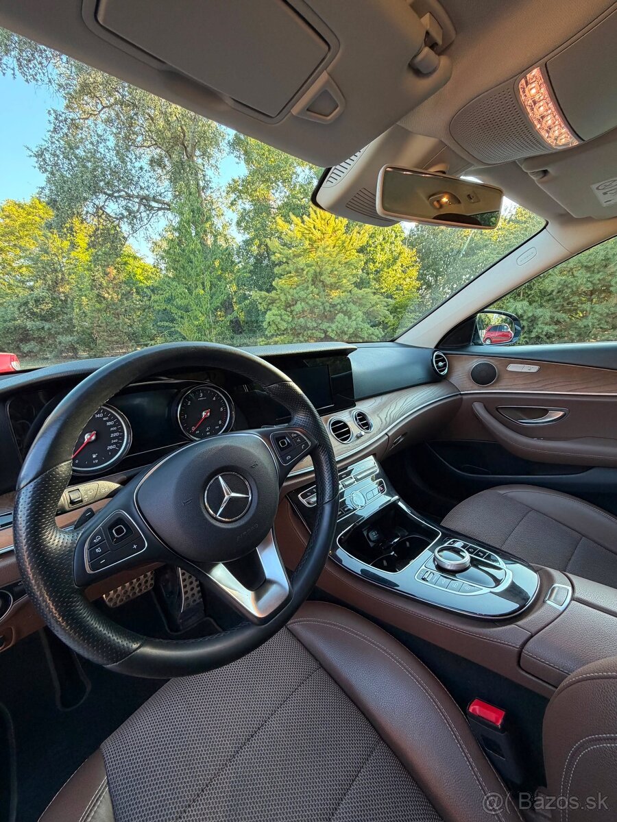 MERCEDES-BENZ E 220 d 4MATIC AllTerrain - 3