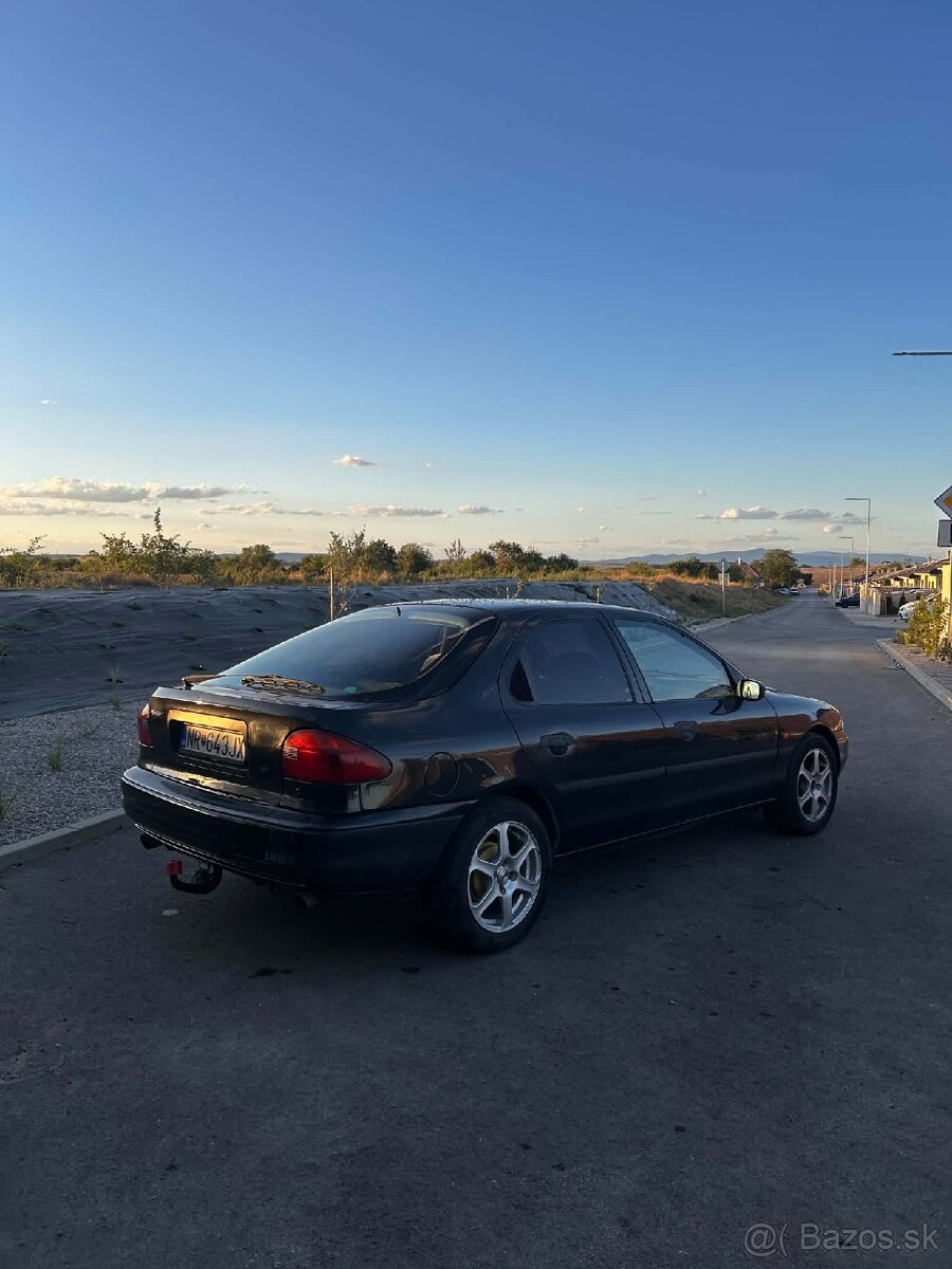 Predám Ford Mondeo mk1 - 3