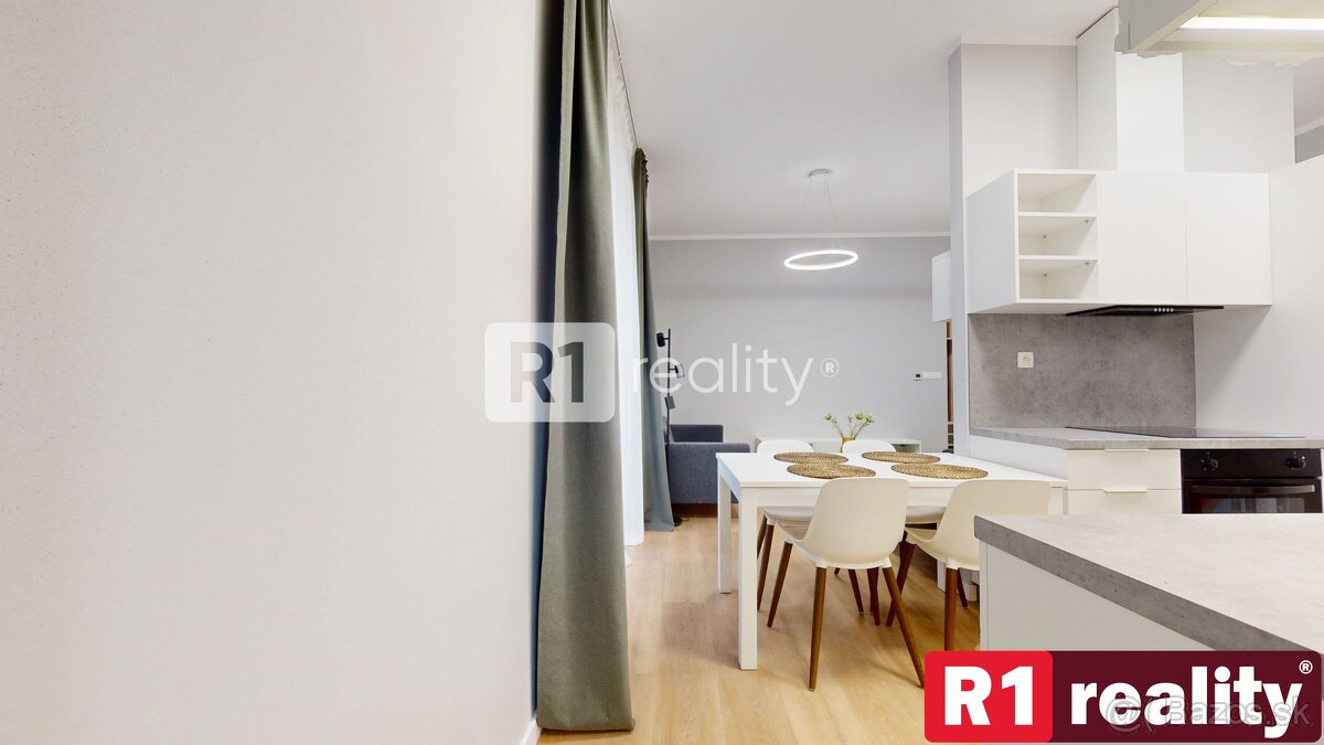 Jedinečný 3 izbový byt 64 m2+ 8 m2 balkóny + parking, Piešťa - 3