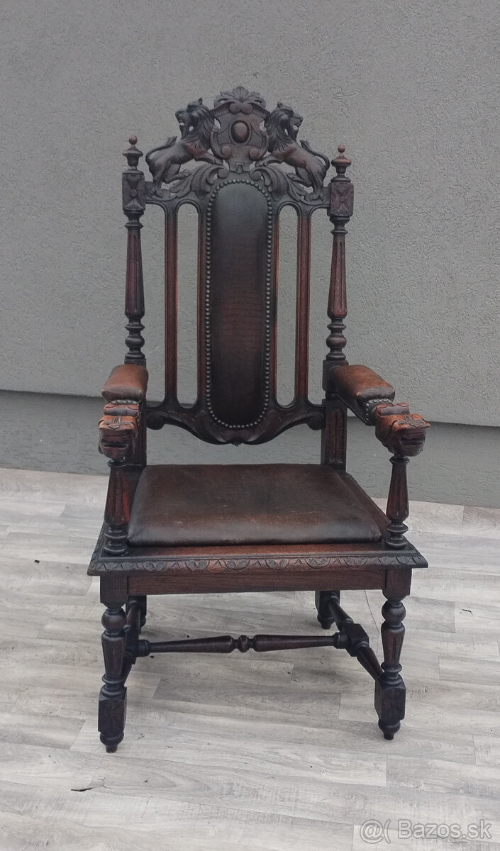 Stolička v štýle viktoriánskej neogotiky. - 3