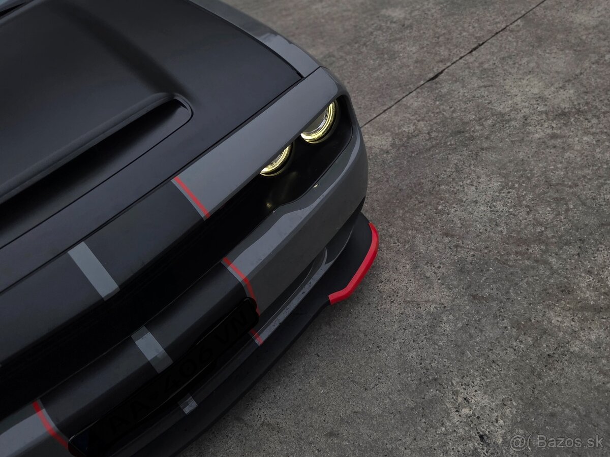 Dodge Challenger 6.2 SRT HELLCAT - 3