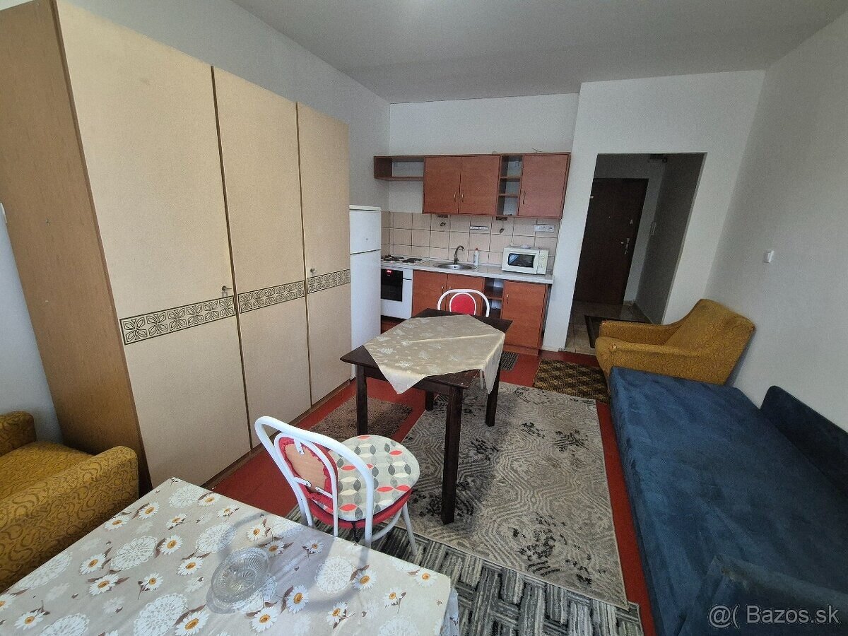 Na predaj útulná garzónka s balkónom - Komárno - 3