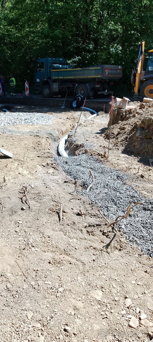 Zemné prace s UNC+minibager - 3