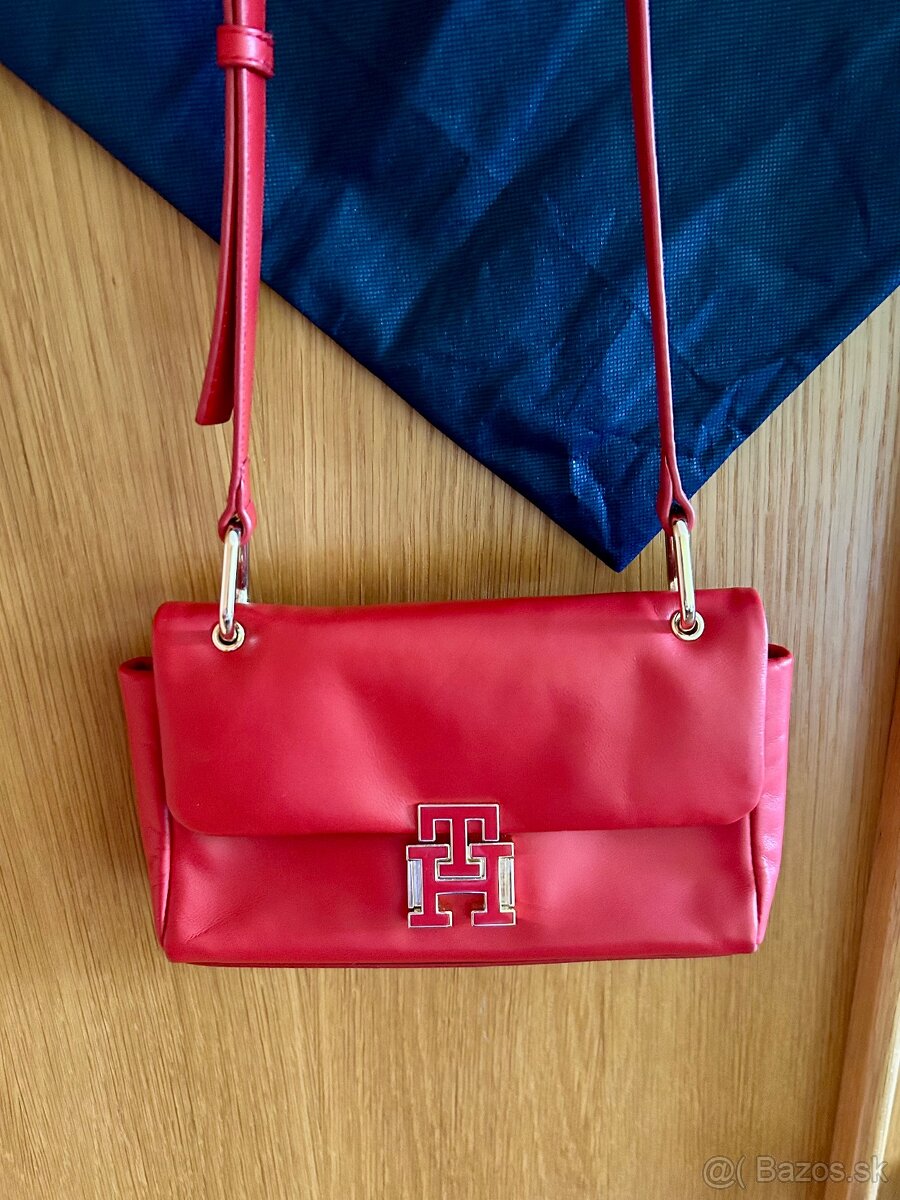 KOŽENÁ CROSSBODY KABELKA zn.TOMMY HILFIGER - 3