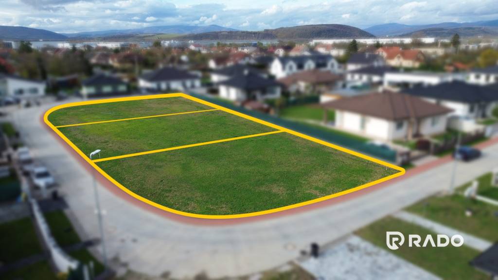 RADO | Parcela na výstavbu 3x RD na predaj v obci Kočovce - - 3