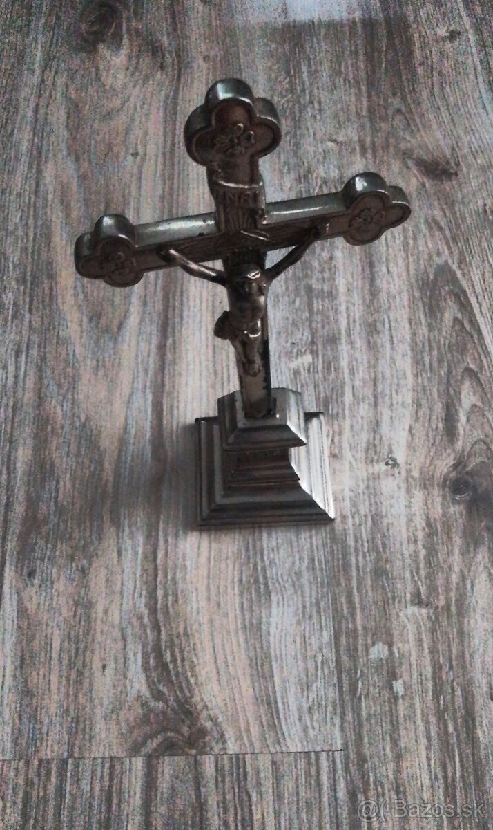 Starý menší kríž s Ježišom z kovu - 3