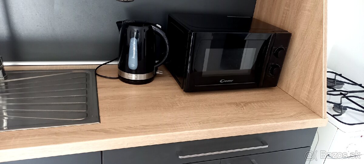 Ponúkam na prenájom 1izbovy byt v rod.dome v Tovarnikoch. - 3