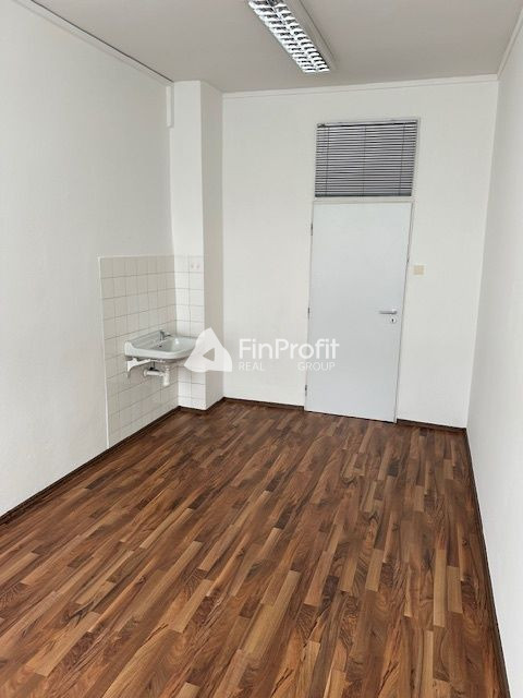 Kancelárske priestory s umývadlom - od 15 m2, Račianska ul. - 3