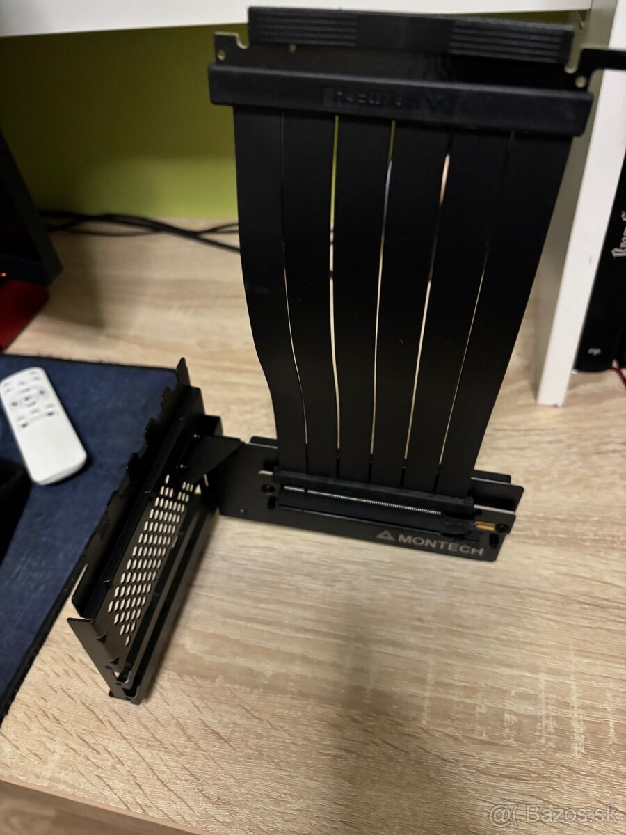 Montech vertical stojan na grafickú karzu - 3