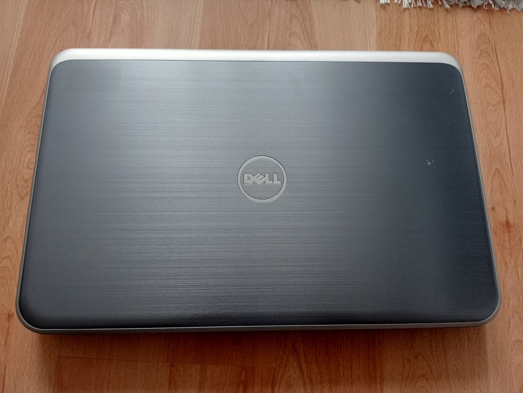 predám 17" ntb DELL / Intel core i5 / 16gb ram / ssd - 3