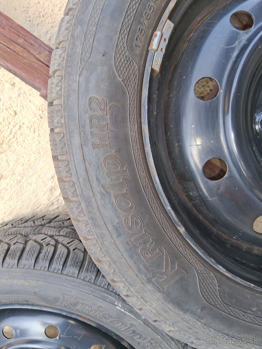 Predam obute plechove disky + puklice - 3