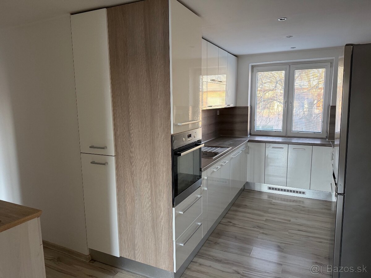 2 izbový byt v centre so zariadením, balkónom, klímou - 3
