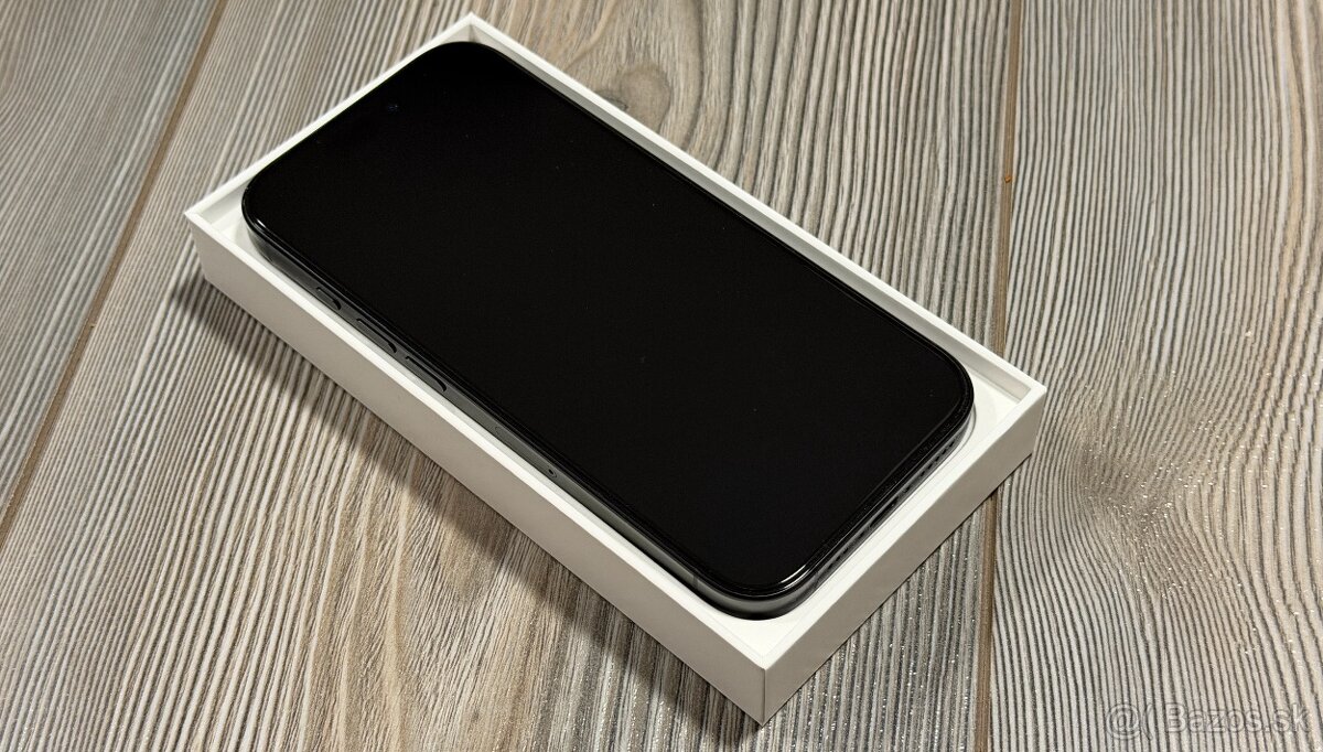 iPhone 16 Pro 128 GB čierny titán - 3