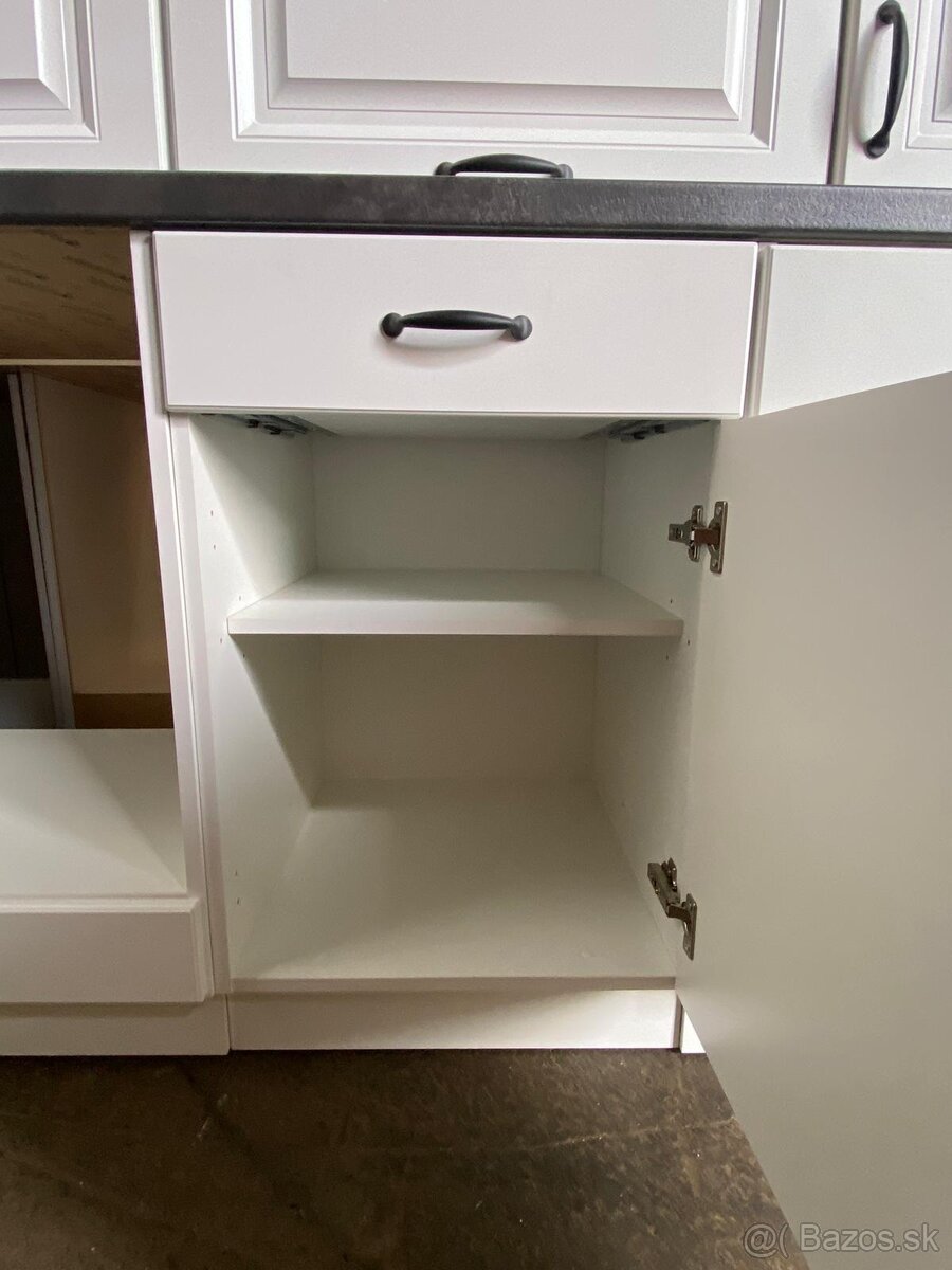 Moderná kuchynská linka bez spotrebičov - 3