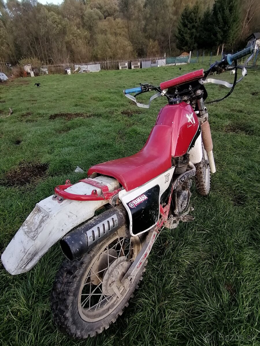 Yamaha XT 400 - 3