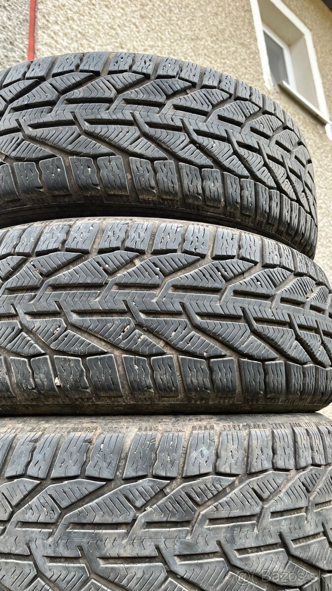 Zimné pneu 215/55 r17 sada - 3
