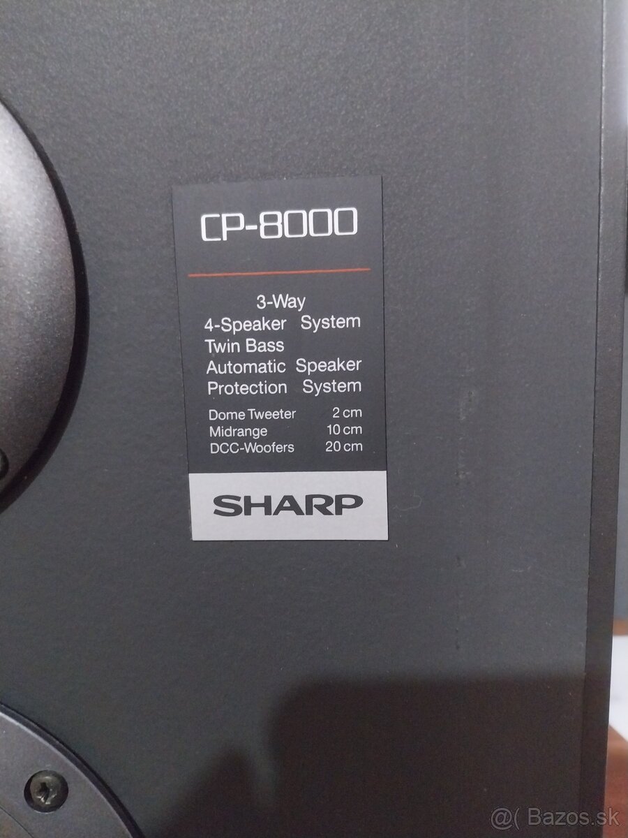 Bedne Sharp zosilnovac universum - 3