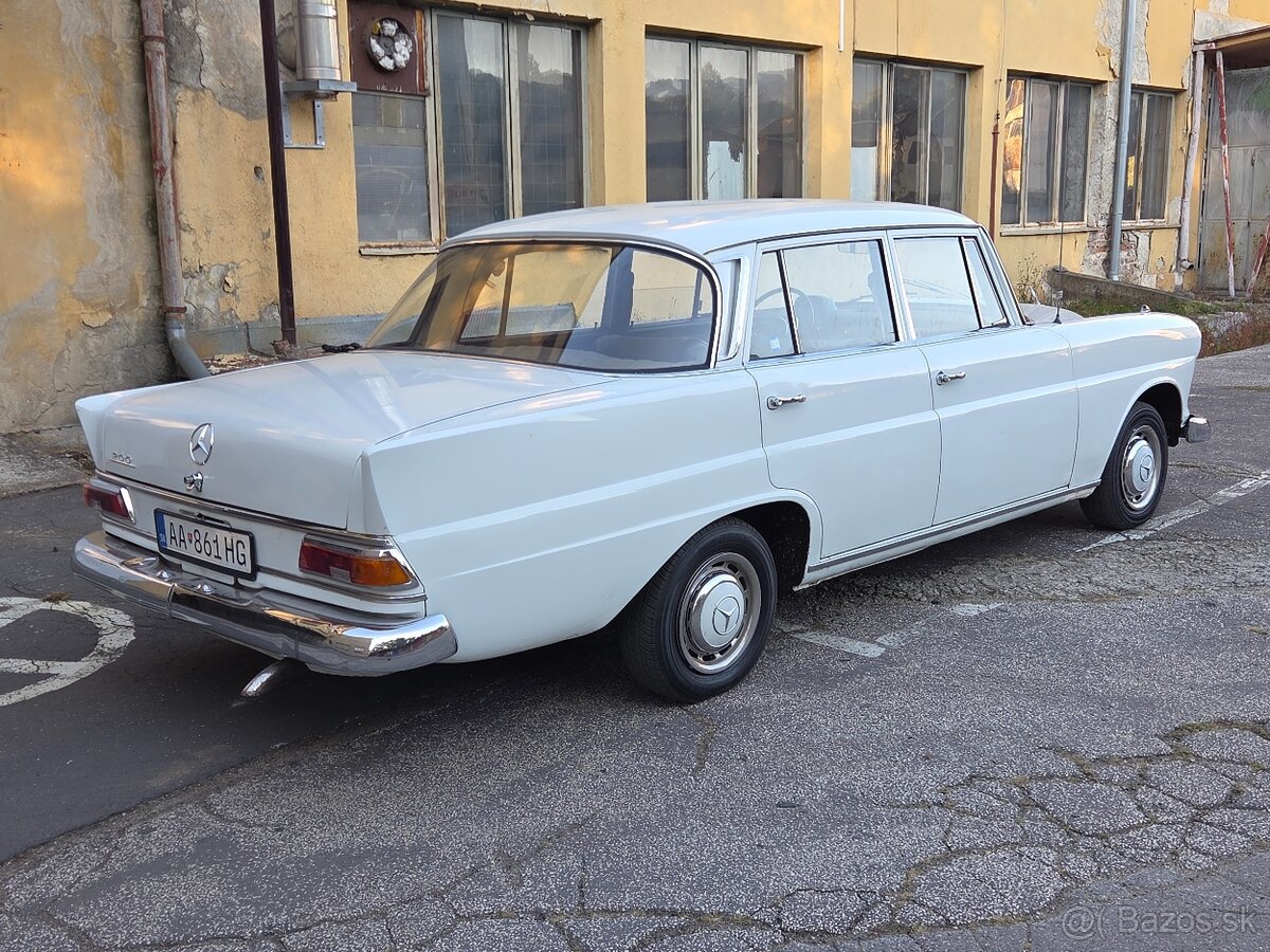 Mercedes Benz W110 200 benzin - 3