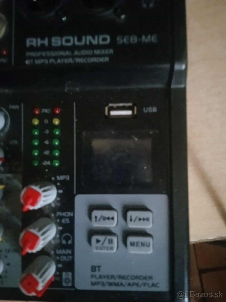 Mix pult s kombom - 3