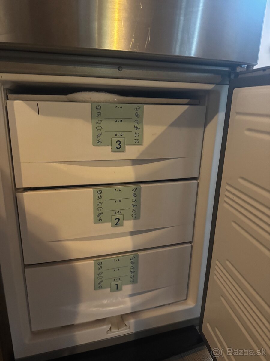 Liebherr premium chladnicka - 3