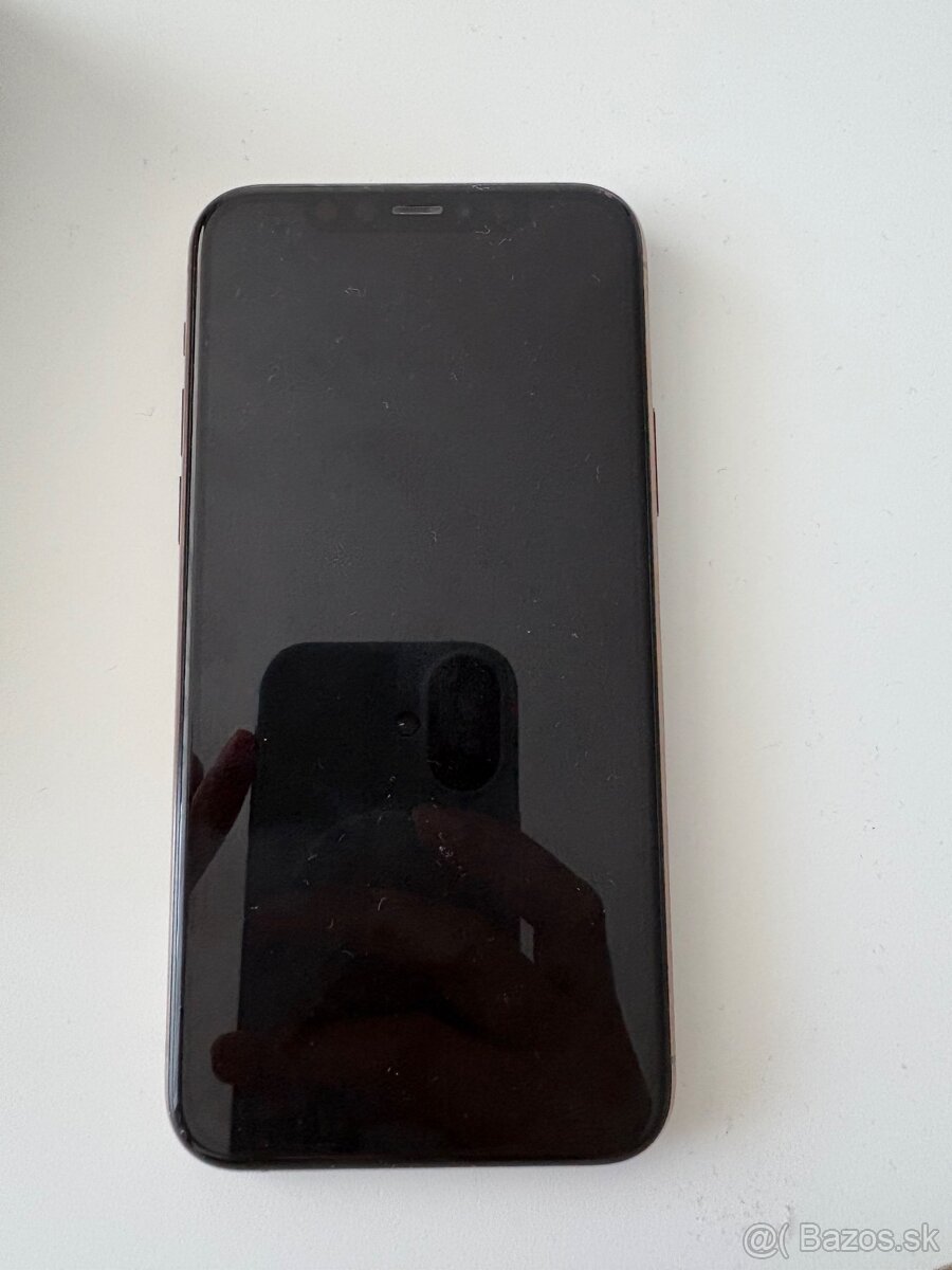 Predám iPhone 11 Pro – 64 GB Zlaty - 3