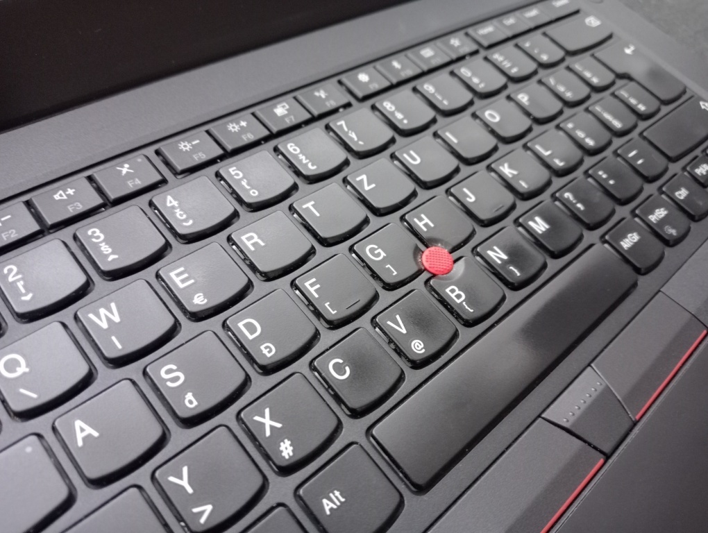 Lenovo thinkpad t470 ,Intel(R) Core™i5 , 8gb ram , ssd - 3
