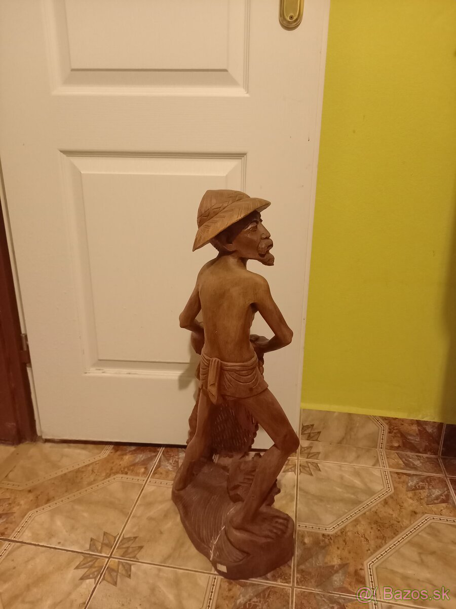 Drevená socha loviaci rybár - 3