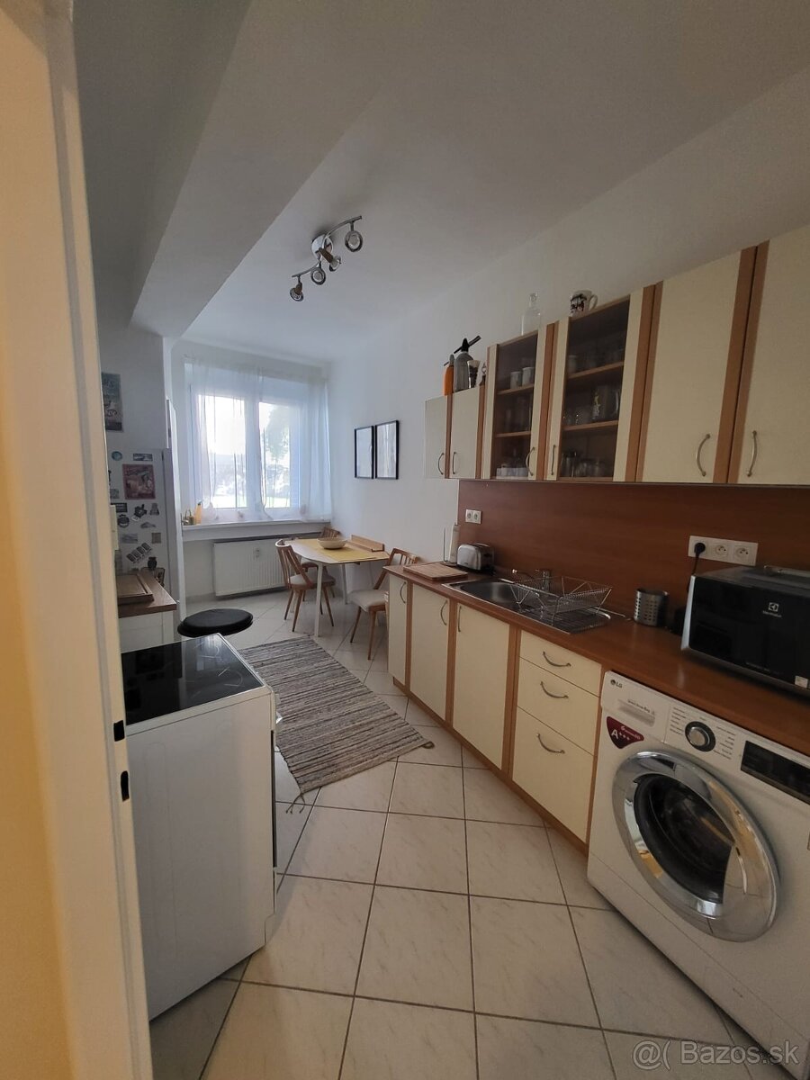 Štýlový 2-izbový byt v srdci Starého Mesta Bratislavy - 3