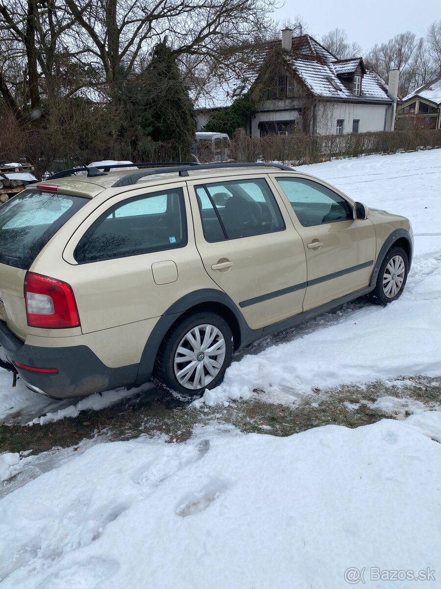 Škoda Octavia Scout DSG - 3
