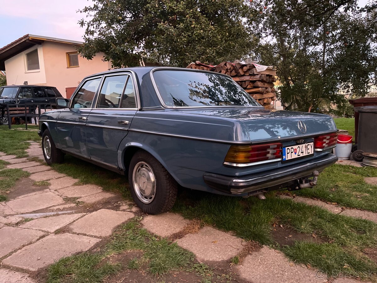 Mercedes - Benz 240d - 3