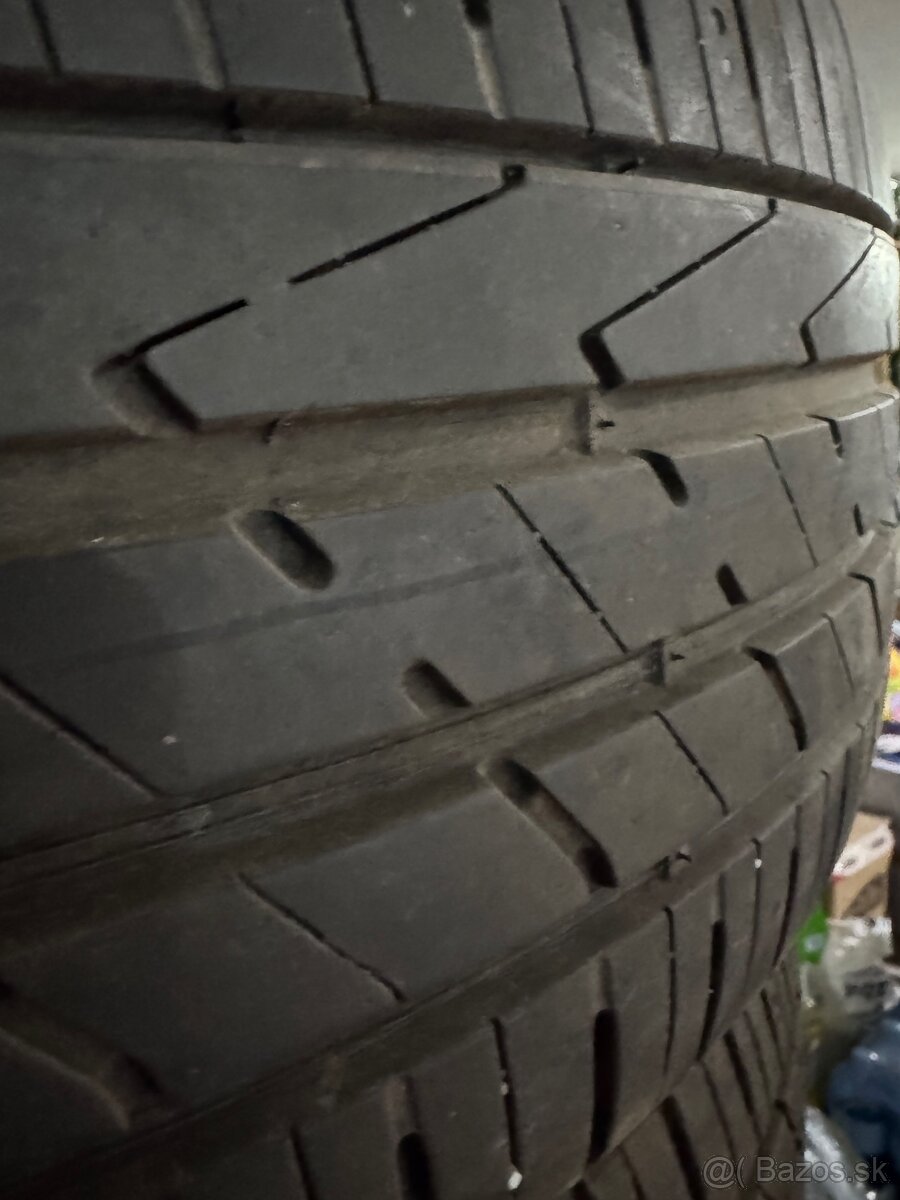 Hankook 235/50 R19 Letné v dobrom stave - 3