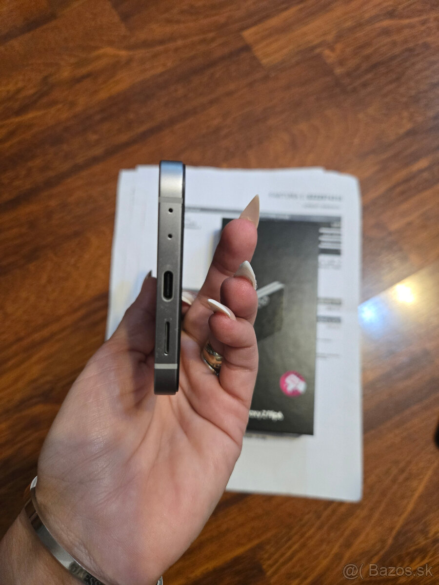 Samsung Z Flip 6 512GB - 3