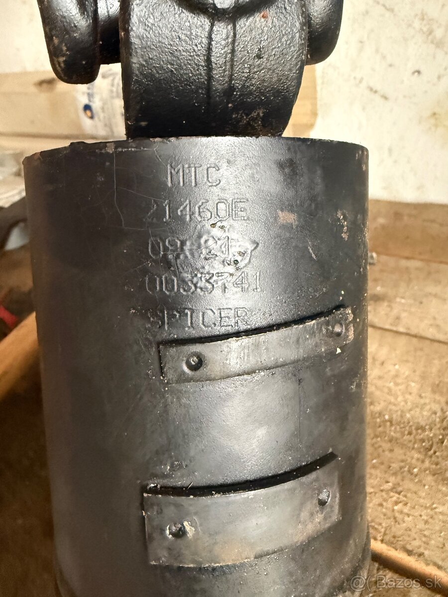 Hnací kardanovým hriadeľ na MANITOU - 3