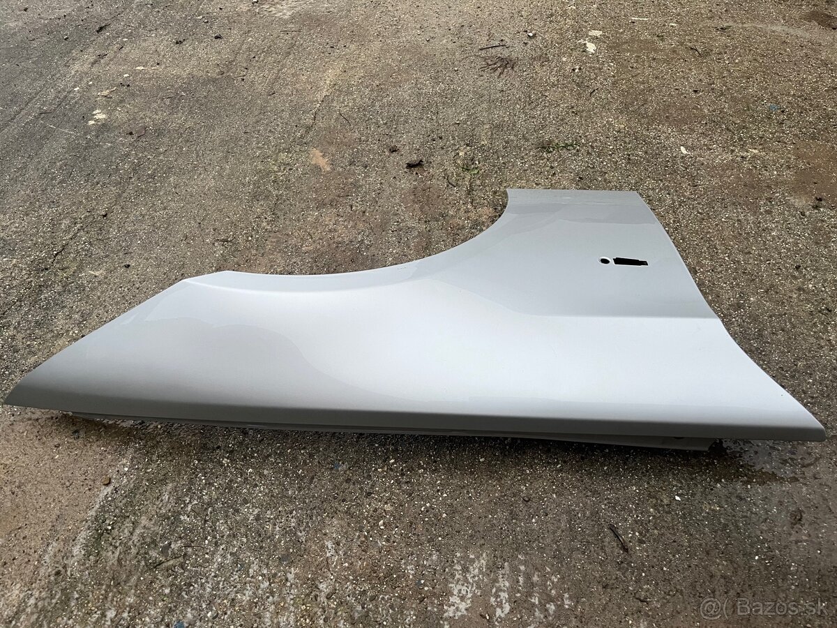 Predám predný blatnik BMW e9 - 3