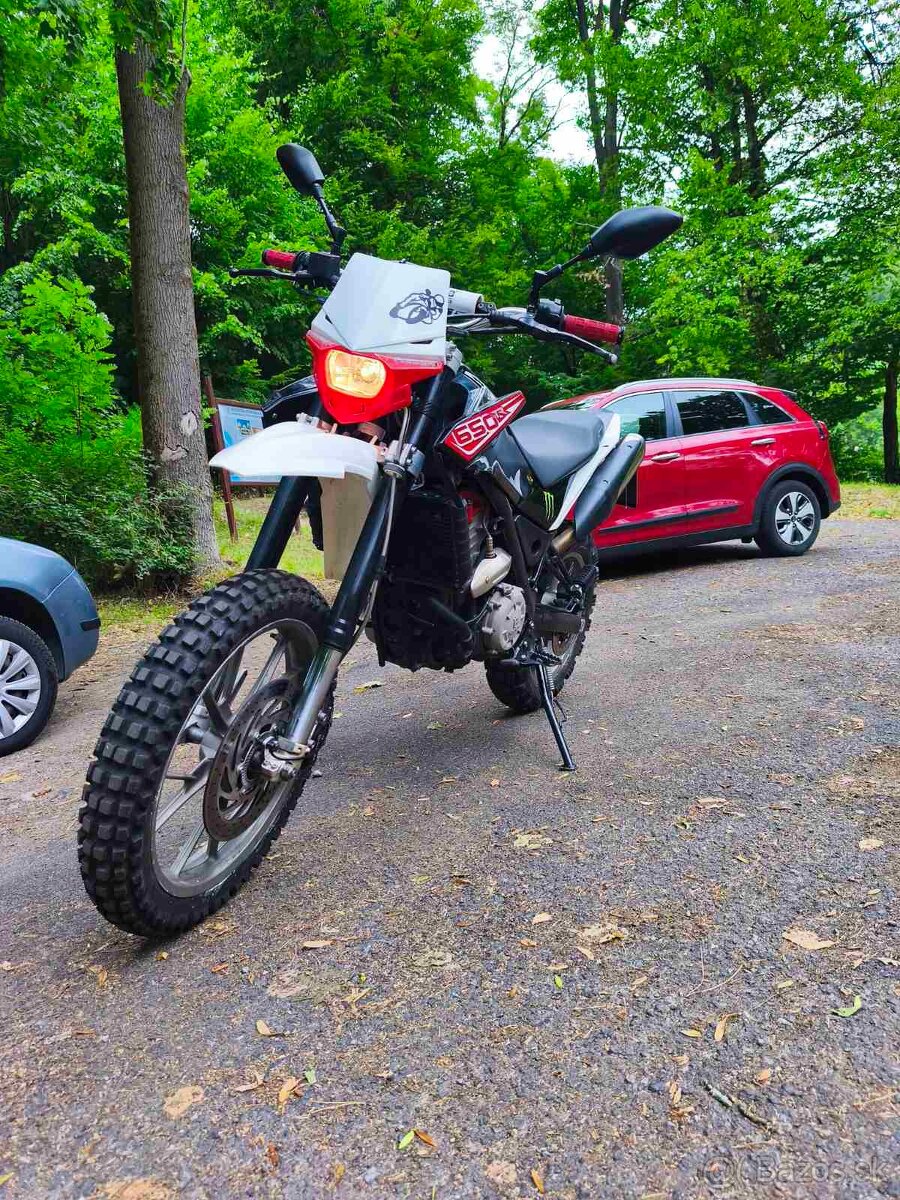 Husqvarna 650 tr strada