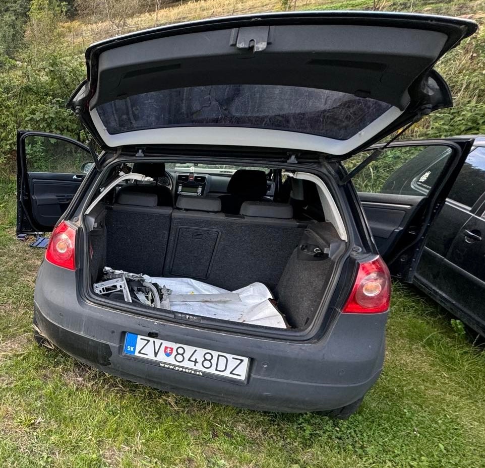 Rozpredam Volkswagen Golf 5 - 3