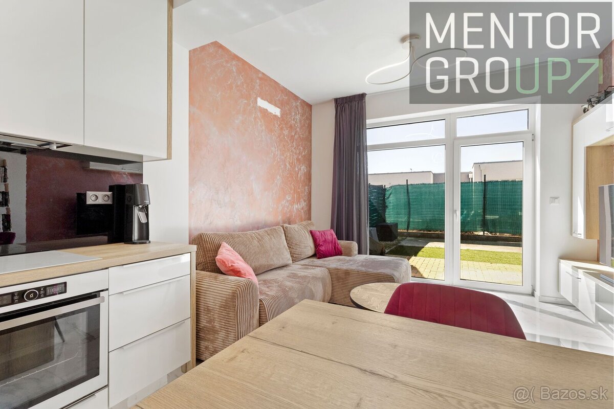 PREDANÉ Ponúkame na predaj 2i RD v radovej zástavbe + 2 par - 3